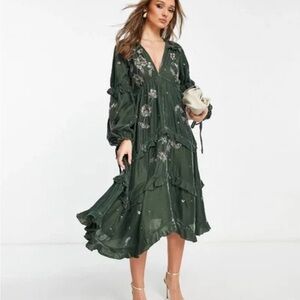 ASOS DESIGN Ruched Tiered Midi Dress Velvet With Floral Embellishment Green Sz 8